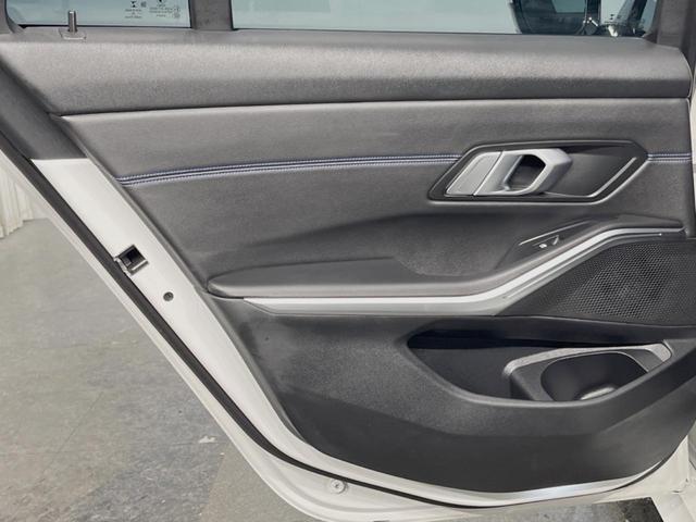 3シリーズ 320d xDriveツーリングMスポツEDジョイ+ コンフォートPKG アクティブクルーズコントロール ヘッドアップディスプレイ 360°カメラ 純正ナビ LEDヘッドランプ/ハイビームアシスト 前席シートヒーター/パワーシート 電動リアゲート 禁煙車(24枚目)