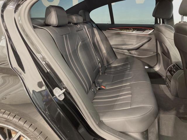 ５シリーズ ５２３ｄ　ｘＤｒｉｖｅＭスポーツエディションジョイ＋　パーキングアシストプラス／ドライビングアシスト　アダプティブクルーズ　純正ナビ　ＴＶ　３６０度カメラ　レザーシート　パワーシート　シートヒーター　電動リアゲート　純正１９インチＡＷ　ＬＥＤヘッドライト（12枚目）