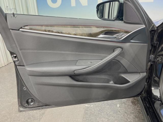 ５シリーズ ５２３ｄ　ｘＤｒｉｖｅＭスポーツエディションジョイ＋　パーキングアシストプラス／ドライビングアシスト　アダプティブクルーズ　純正ナビ　ＴＶ　３６０度カメラ　レザーシート　パワーシート　シートヒーター　電動リアゲート　純正１９インチＡＷ　ＬＥＤヘッドライト（31枚目）