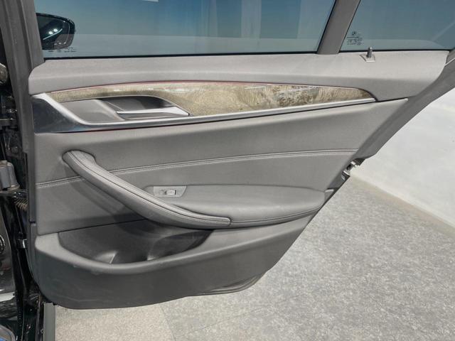 ５シリーズ ５２３ｄ　ｘＤｒｉｖｅＭスポーツエディションジョイ＋　パーキングアシストプラス／ドライビングアシスト　アダプティブクルーズ　純正ナビ　ＴＶ　３６０度カメラ　レザーシート　パワーシート　シートヒーター　電動リアゲート　純正１９インチＡＷ　ＬＥＤヘッドライト（34枚目）