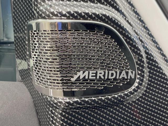 ディフェンダー １１０Ｓ　エアサスペンションパック　ＭＥＲＩＤＩＡＮサウンド　純正ナビ　３６０度カメラ　カープレイ／アンドロイドオート　アクティブクルーズ　衝突軽減ブレーキ　純正１９インチＡＷ　ＬＥＤヘッドライト　水陸両用（8枚目）