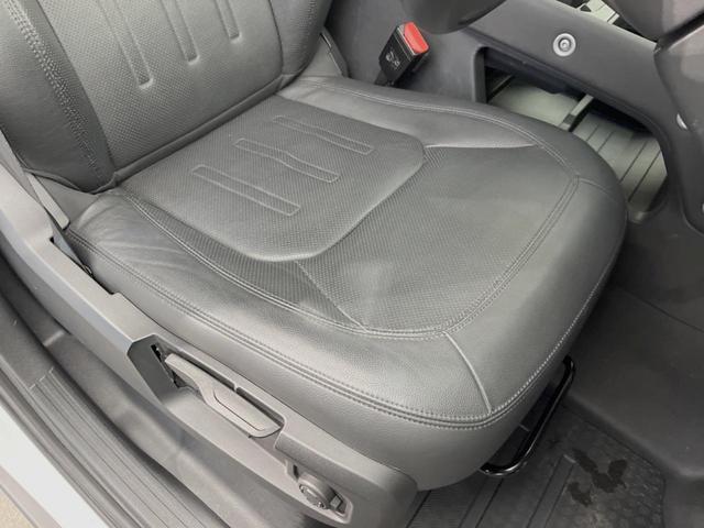 ディフェンダー １１０Ｓ　エアサスペンションパック　ＭＥＲＩＤＩＡＮサウンド　純正ナビ　３６０度カメラ　カープレイ／アンドロイドオート　アクティブクルーズ　衝突軽減ブレーキ　純正１９インチＡＷ　ＬＥＤヘッドライト　水陸両用（35枚目）