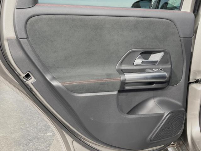 Ｂクラス Ｂ１８０　ＡＭＧライン　レーダーセーフティ／ナビゲーションＰＫＧ　自動駐車システム　純正ナビ　純正１８インチＡＷ　バックカメラ　オートハイビーム　ハーフレザーシート　前席パワーシート／シートヒーター　ＬＥＤヘッドライト（26枚目）