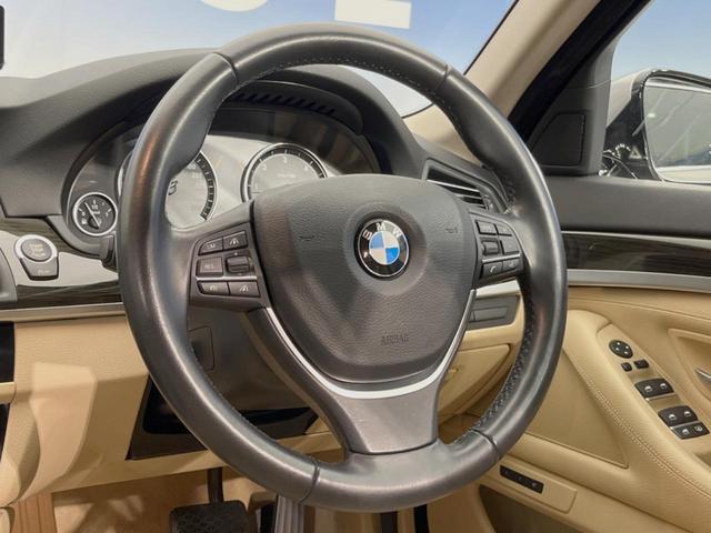 5シリーズ 523d ラグジュアリー アクティブクルーズコントロール 純正ナビ バックカメラ フルセグTV ベージュ革シート 前席シートヒーター/8WAYパワーシート コンフォートアクセス HIDヘッドランプ 18インチ15本スポークAW(9枚目)