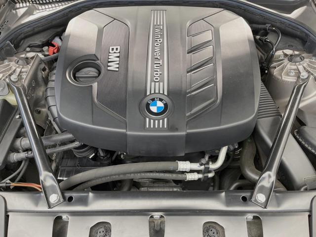 5シリーズ 523d ラグジュアリー アクティブクルーズコントロール 純正ナビ バックカメラ フルセグTV ベージュ革シート 前席シートヒーター/8WAYパワーシート コンフォートアクセス HIDヘッドランプ 18インチ15本スポークAW(19枚目)