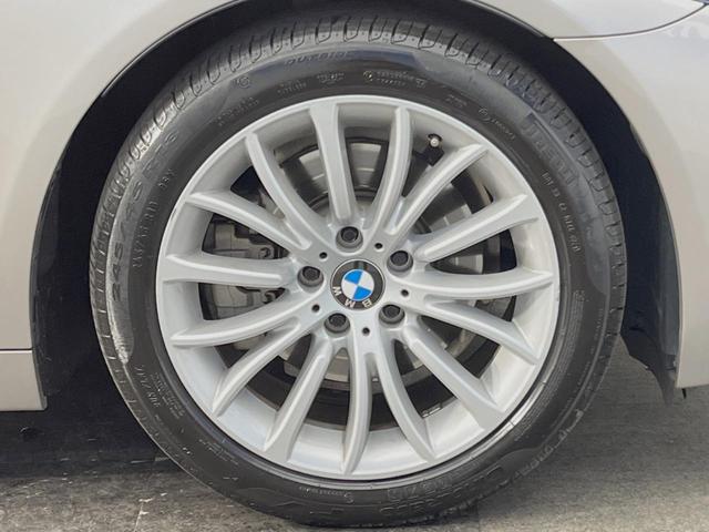 5シリーズ 523d ラグジュアリー アクティブクルーズコントロール 純正ナビ バックカメラ フルセグTV ベージュ革シート 前席シートヒーター/8WAYパワーシート コンフォートアクセス HIDヘッドランプ 18インチ15本スポークAW(21枚目)