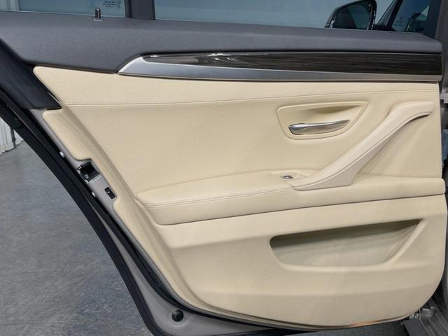 5シリーズ 523d ラグジュアリー アクティブクルーズコントロール 純正ナビ バックカメラ フルセグTV ベージュ革シート 前席シートヒーター/8WAYパワーシート コンフォートアクセス HIDヘッドランプ 18インチ15本スポークAW(32枚目)
