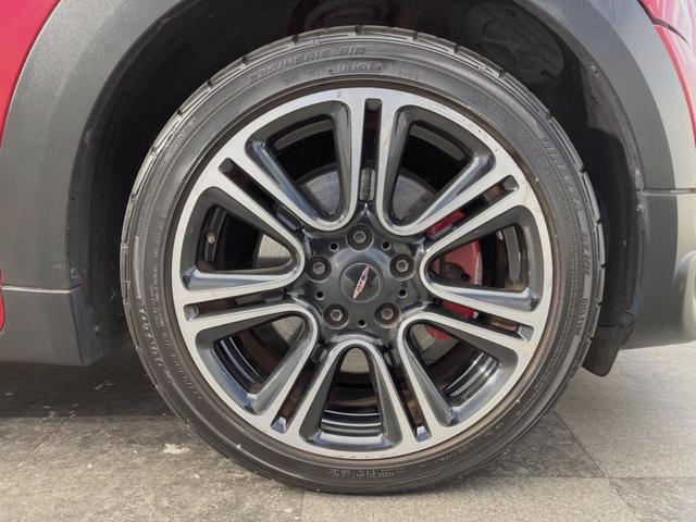 MINI ジョンクーパーワークス クロスオーバー カロッツェリア製HDDナビ バックカメラ フルセグTV CD/DVD再生 HIDヘッドランプ/オートライト 純正18インチAW オートエアコン ジョンクーパーワークスエンブレム入ステアリング ETC(31枚目)