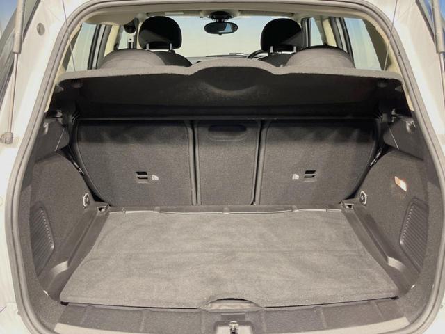 ＭＩＮＩ クーパーＳＤ　クロスオーバー　純正ナビ　バックカメラ　ＴＶ　Ｂｌｕｅｔｏｏｔｈ接続　ＣＤ／ＤＶＤ再生　純正１７インチＡＷ　ＨＩＤヘッドライト／ＬＥＤフォグランプ　ブラックファブリックシート　ミラー内蔵ＥＴＣ　禁煙車　ルーフレール（12枚目）