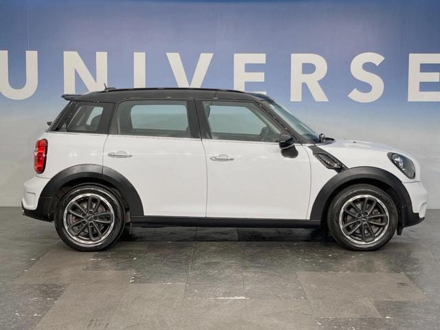 ＭＩＮＩ クーパーＳＤ　クロスオーバー　純正ナビ　バックカメラ　ＴＶ　Ｂｌｕｅｔｏｏｔｈ接続　ＣＤ／ＤＶＤ再生　純正１７インチＡＷ　ＨＩＤヘッドライト／ＬＥＤフォグランプ　ブラックファブリックシート　ミラー内蔵ＥＴＣ　禁煙車　ルーフレール（50枚目）