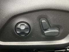 ●パワーシート：シート位置の“前後と背もたれの“角度の微調整が可能となります。手動設定のシートよりも、より細やかな設定ができるのがポイントです。 6