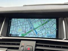 ●ＢＭＷ純正ナビ：一体感のあるナビは、高級感ある車内を演出してくれます。Ｂｌｕｅｔｏｏｔｈ再生などオーディオ機能も充実しておりますので、運転もより楽しめます♪ 4