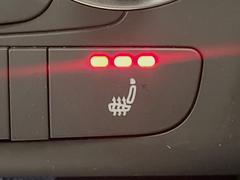 ●フロントシートヒーティング：運転席・助手席共に三段階で調節が可能なシートヒーターを装備しております。季節を問わず快適にご使用いただけます。 7