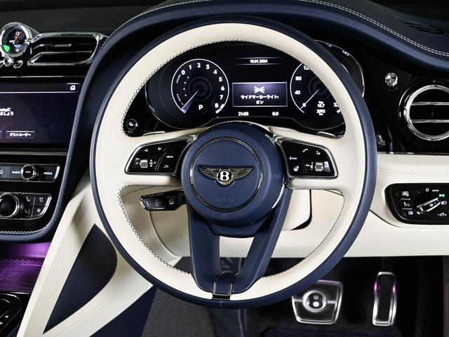 ベンテイガ 　Ｍｕｌｌｉｎｅｒ　ドライビングスペック　リアプライバシーガラス　ＴＶ　チューナー　ＬＥＤウェルカムランプ　ｂｙ　Ｍｕｌｌｉｎｅｒ　フロントシートコンフォートスペック　ディープパイルオーバーマット（8枚目）