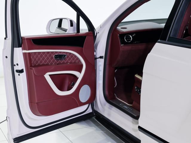 ベンテイガ Ｓｐｅｅｄ　ベントレー認定中古車　メーカー保証付　ベントレー　ケアプログラム　ベントレー　エマージェンシーアシスタンス　ＣＥＲＴＩＦＩＥＤ　ＢＹ　ＢＥＮＴＬＥＹ（11枚目）