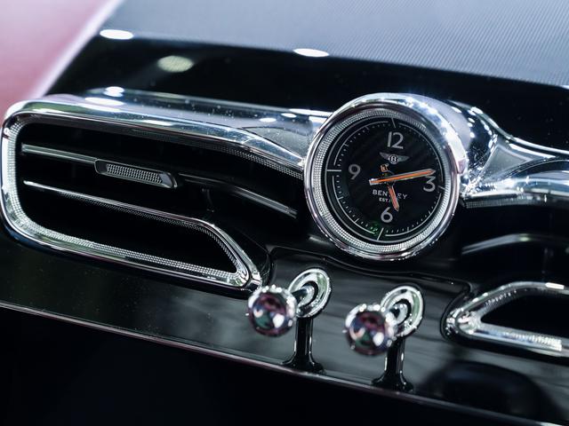 ベンテイガ Ｓｐｅｅｄ　ベントレー認定中古車　メーカー保証付　ベントレー　ケアプログラム　ベントレー　エマージェンシーアシスタンス　ＣＥＲＴＩＦＩＥＤ　ＢＹ　ＢＥＮＴＬＥＹ（43枚目）