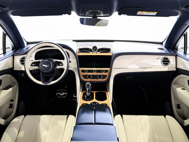 ベンテイガ EWBアズール ベントレー認定中古車 メーカー保証付 ベントレー ケアプログラム ベントレー エマージェンシーアシスタンス CERTIFIED BY BENTLEY(18枚目)