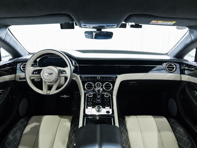 コンチネンタル ＧＴ　Ｖ８　ベントレー認定中古車　メーカー保証付　ベントレー　ケアプログラム　ベントレー　エマージェンシーアシスタンス　ＣＥＲＴＩＦＩＥＤ　ＢＹ　ＢＥＮＴＬＥＹ（19枚目）