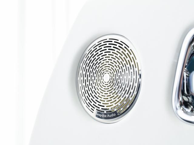 レイス ブラックバッジ スターライト・ヘッドライナー Rolls Royce 認定中古車 Provenance メーカー保証付 ロードサイド・アシスタンス(13枚目)