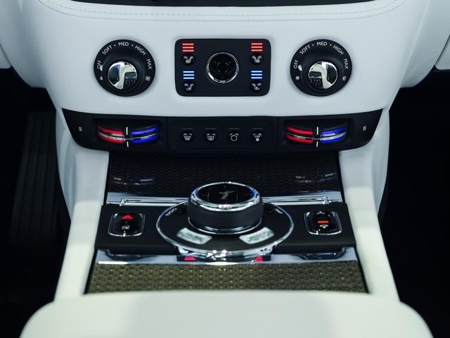 レイス ブラックバッジ スターライト・ヘッドライナー Rolls Royce 認定中古車 Provenance メーカー保証付 ロードサイド・アシスタンス(27枚目)