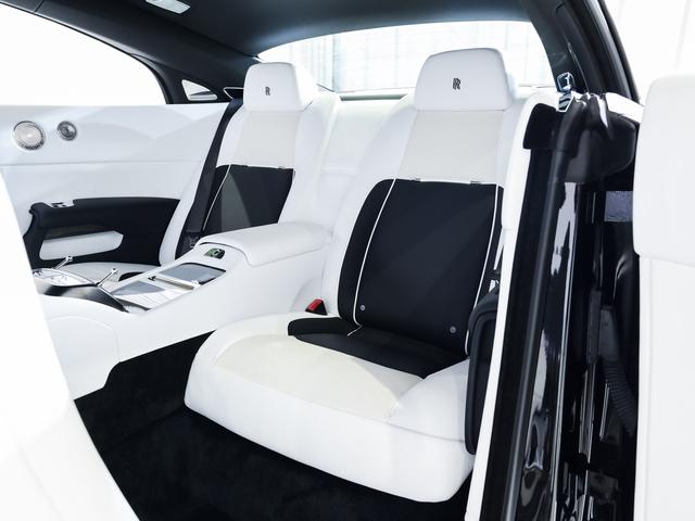 レイス ブラックバッジ スターライト・ヘッドライナー Rolls Royce 認定中古車 Provenance メーカー保証付 ロードサイド・アシスタンス(37枚目)