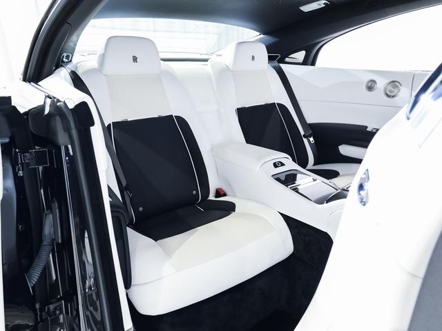 レイス ブラックバッジ スターライト・ヘッドライナー Rolls Royce 認定中古車 Provenance メーカー保証付 ロードサイド・アシスタンス(40枚目)