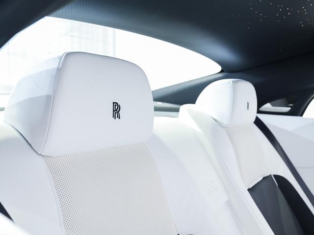 レイス ブラックバッジ スターライト・ヘッドライナー Rolls Royce 認定中古車 Provenance メーカー保証付 ロードサイド・アシスタンス(42枚目)