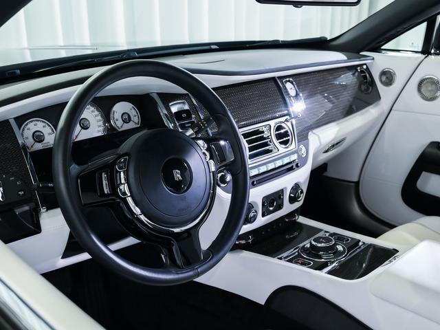 レイス ブラックバッジ スターライト・ヘッドライナー Rolls Royce 認定中古車 Provenance メーカー保証付 ロードサイド・アシスタンス(44枚目)