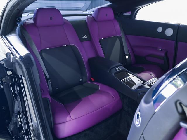 レイス ブラックバッジ スターライト・ヘッドライナー Rolls Royce 認定中古車 Provenance メーカー保証付 ロードサイド・アシスタンス(13枚目)