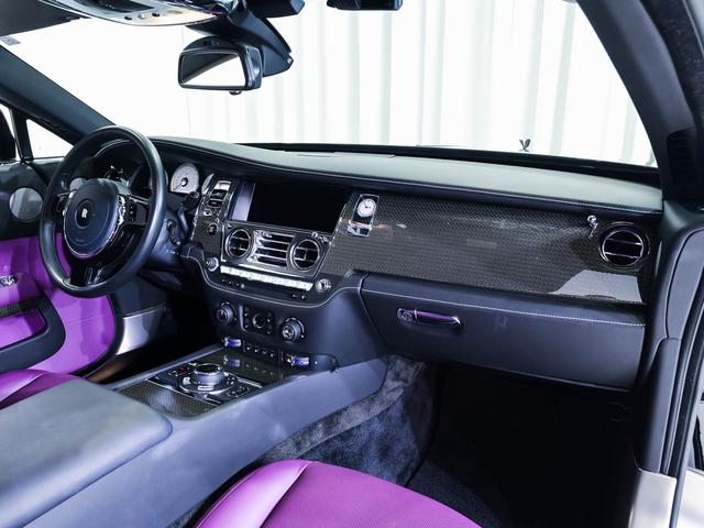 レイス ブラックバッジ スターライト・ヘッドライナー Rolls Royce 認定中古車 Provenance メーカー保証付 ロードサイド・アシスタンス(17枚目)