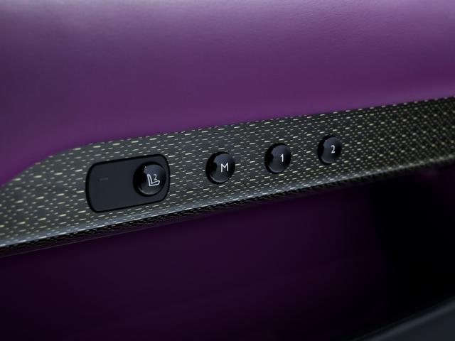 レイス ブラックバッジ スターライト・ヘッドライナー Rolls Royce 認定中古車 Provenance メーカー保証付 ロードサイド・アシスタンス(39枚目)