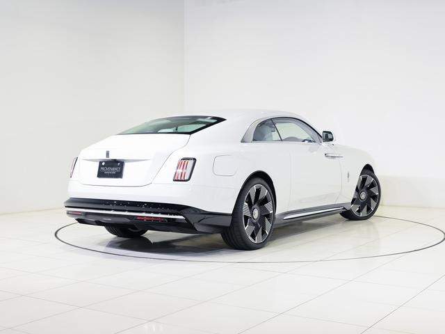 スペクター フェンダー・コーチライン Starlight Doors Rolls Royce 認定中古車 Provenance メーカー保証付 ロードサイド・アシスタンス(5枚目)