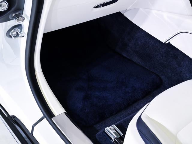 スペクター フェンダー・コーチライン Starlight Doors Rolls Royce 認定中古車 Provenance メーカー保証付 ロードサイド・アシスタンス(15枚目)