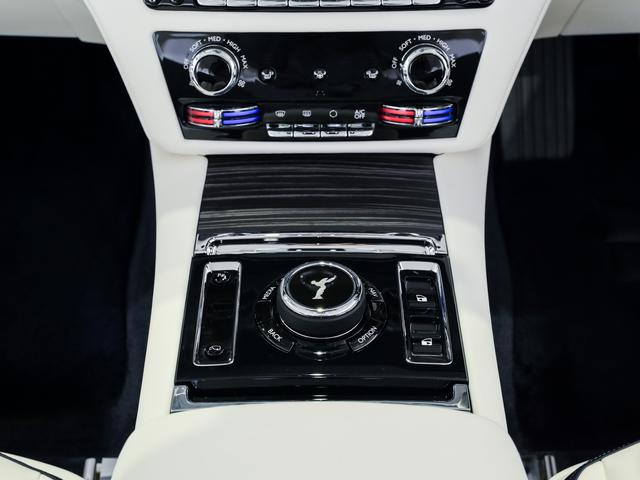 スペクター フェンダー・コーチライン Starlight Doors Rolls Royce 認定中古車 Provenance メーカー保証付 ロードサイド・アシスタンス(26枚目)