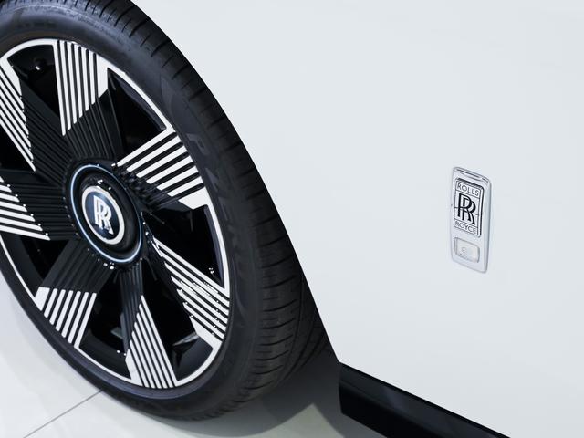 スペクター フェンダー・コーチライン Starlight Doors Rolls Royce 認定中古車 Provenance メーカー保証付 ロードサイド・アシスタンス(43枚目)