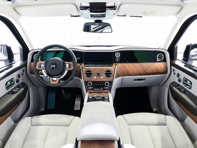 カリナン Series2 Rolls Royce 認定中古車 Provenance メーカー保証付 ロードサイド・アシスタンス(27枚目)