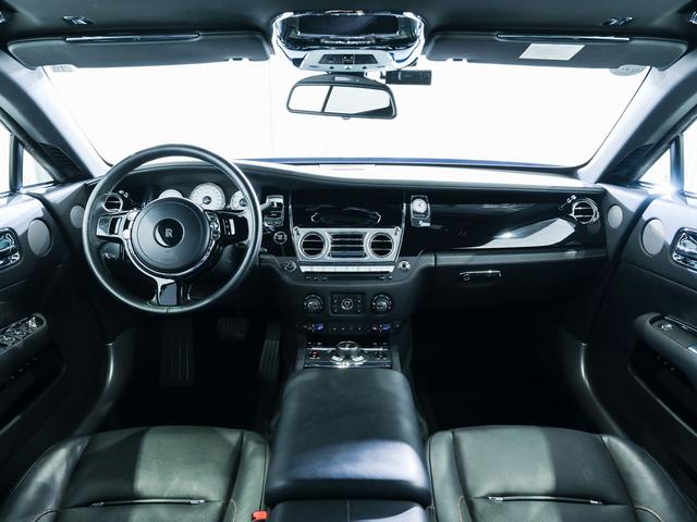 レイス 6.6 スターライトヘッドライナー/TVチューナー Rolls Royce 認定中古車 Provenance メーカー保証付 ロードサイド・アシスタンス(18枚目)