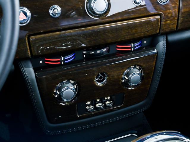ファントム エクステンディッド ホイールベース Rolls Royce 認定中古車 Provenance メーカー保証付 ロードサイド・アシスタンス(24枚目)