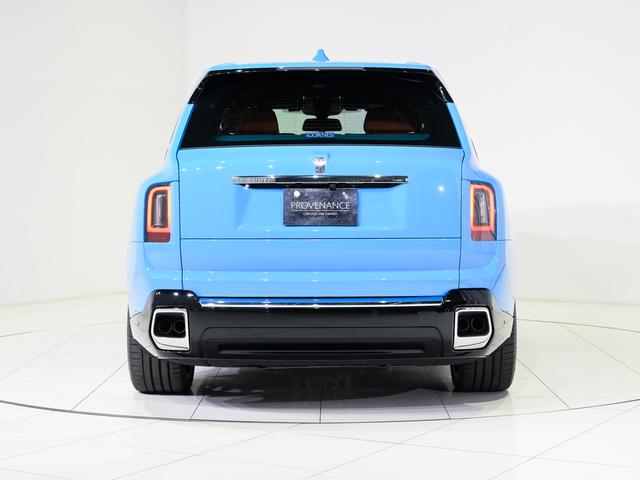 カリナン 6.75 4WD シューティングスターヘッドライナー Rolls Royce 認定中古車 Provenance メーカー保証付 ロードサイド・アシスタンス(3枚目)