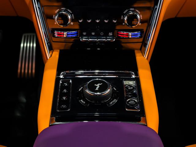 カリナン 6.75 4WD シューティングスターヘッドライナー Rolls Royce 認定中古車 Provenance メーカー保証付 ロードサイド・アシスタンス(25枚目)