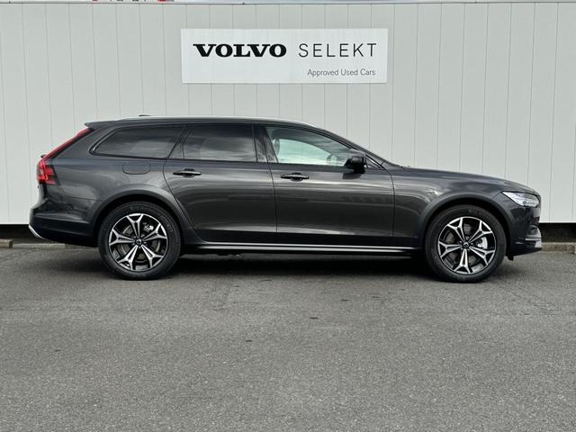 クロスカントリー　アルティメット　Ｂ５　ＡＷＤ　ＶＯＬＶＯ　ＳＥＬＥＫＴ　認定中古車　パワーテールゲート　ヘッドアップ・ディスプレイ　３６０度ビューカメラ　ステアリングホイール・ヒーター　本革シート　リア・シートヒーター　フロント・シートヒーター(6枚目)