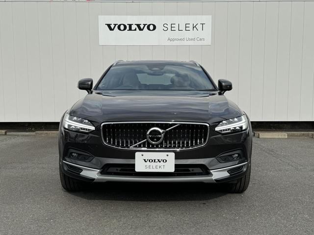 クロスカントリー　アルティメット　Ｂ５　ＡＷＤ　ＶＯＬＶＯ　ＳＥＬＥＫＴ　認定中古車　パワーテールゲート　ヘッドアップ・ディスプレイ　３６０度ビューカメラ　ステアリングホイール・ヒーター　本革シート　リア・シートヒーター　フロント・シートヒーター(8枚目)