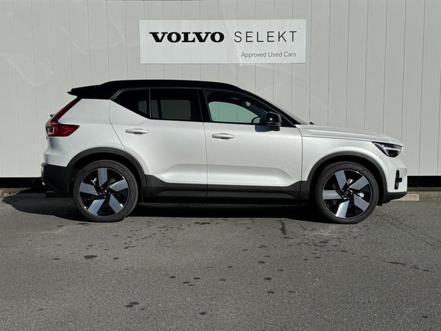 ＸＣ４０ Ｒｅｃｈａｒｇｅ　Ｕｌｔｉｍａｔｅ　Ｓｉｎｇｌｅ　Ｍｏｔｏｒ　パワーテールゲート　ステアリングホイール・ヒーター　３６０度ビューカメラ　ワイヤレス・スマートフォン・チャージ　速度感応式電動パワーステアリング　リア・シートヒーター　フロント・シートヒーター（6枚目）