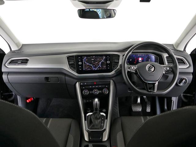 Ｔ－ロック ＴＳＩ　スタイルデザインパッケージ　メーカー直営認定中古車　１オーナ　禁煙車　ＬＥＤライト　スマートキースペア有　純正ナビ　ブルートゥース接続　カープレイアンドロイドオート対応　リアオートゲート　バックカメラ　アダプティブクルーズ（4枚目）