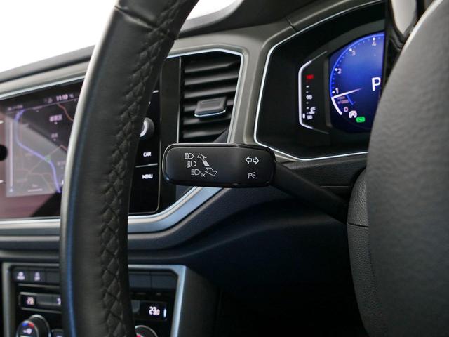 Ｔ－ロック ＴＳＩ　スタイルデザインパッケージ　メーカー直営認定中古車　１オーナ　禁煙車　ＬＥＤライト　スマートキースペア有　純正ナビ　ブルートゥース接続　カープレイアンドロイドオート対応　リアオートゲート　バックカメラ　アダプティブクルーズ（16枚目）