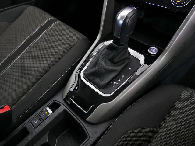 Ｔ－ロック ＴＳＩ　スタイルデザインパッケージ　メーカー直営認定中古車　１オーナ　禁煙車　ＬＥＤライト　スマートキースペア有　純正ナビ　ブルートゥース接続　カープレイアンドロイドオート対応　リアオートゲート　バックカメラ　アダプティブクルーズ（19枚目）