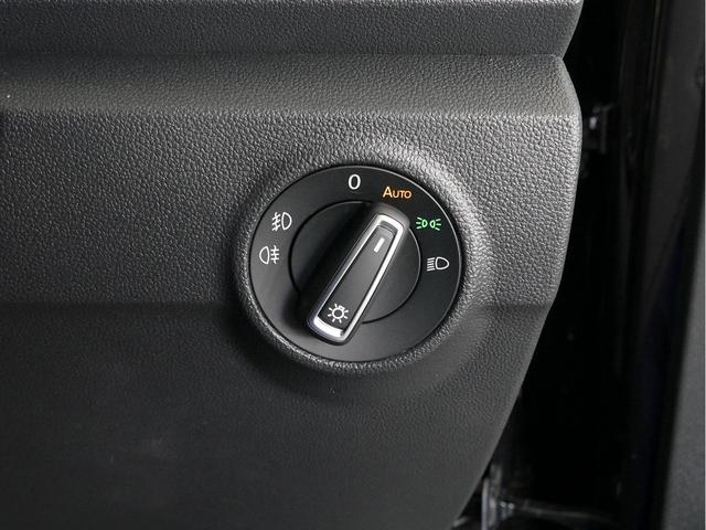 Ｔ－ロック ＴＳＩ　スタイルデザインパッケージ　メーカー直営認定中古車　１オーナ　禁煙車　ＬＥＤライト　スマートキースペア有　純正ナビ　ブルートゥース接続　カープレイアンドロイドオート対応　リアオートゲート　バックカメラ　アダプティブクルーズ（20枚目）