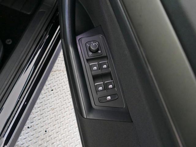 Ｔ－ロック ＴＳＩ　スタイルデザインパッケージ　メーカー直営認定中古車　１オーナ　禁煙車　ＬＥＤライト　スマートキースペア有　純正ナビ　ブルートゥース接続　カープレイアンドロイドオート対応　リアオートゲート　バックカメラ　アダプティブクルーズ（21枚目）