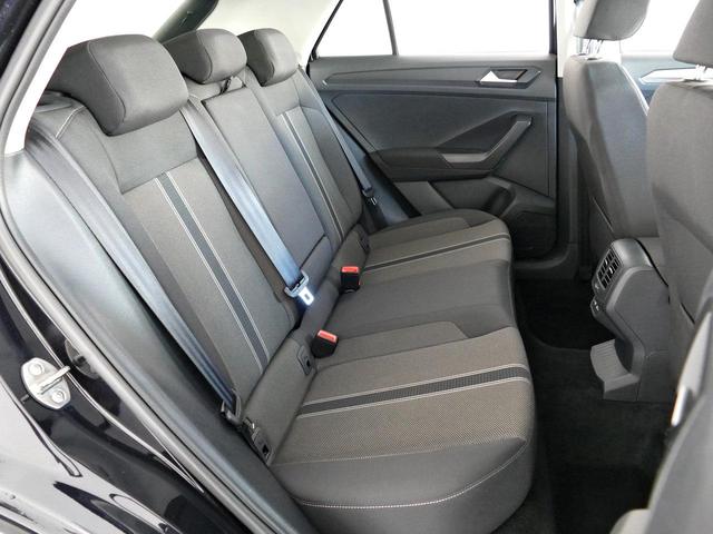 Ｔ－ロック ＴＳＩ　スタイルデザインパッケージ　メーカー直営認定中古車　１オーナ　禁煙車　ＬＥＤライト　スマートキースペア有　純正ナビ　ブルートゥース接続　カープレイアンドロイドオート対応　リアオートゲート　バックカメラ　アダプティブクルーズ（25枚目）