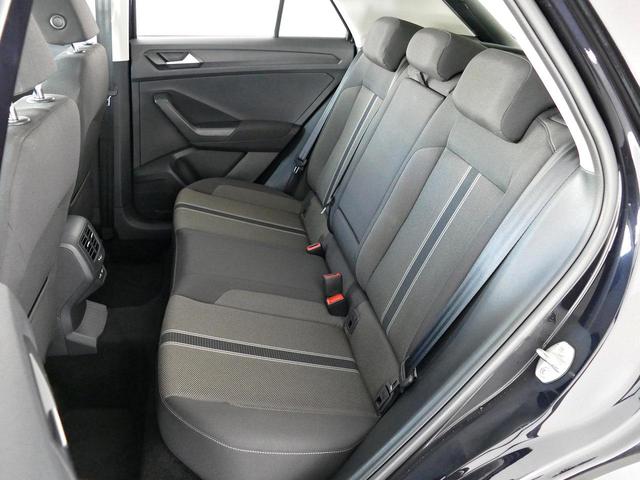 Ｔ－ロック ＴＳＩ　スタイルデザインパッケージ　メーカー直営認定中古車　１オーナ　禁煙車　ＬＥＤライト　スマートキースペア有　純正ナビ　ブルートゥース接続　カープレイアンドロイドオート対応　リアオートゲート　バックカメラ　アダプティブクルーズ（27枚目）